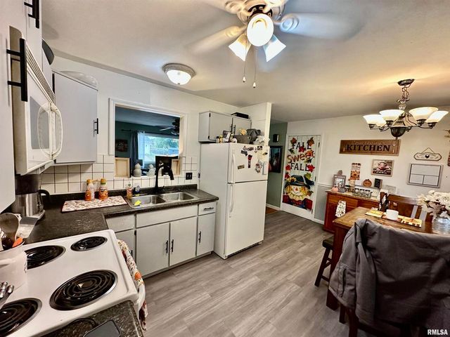 7 VISTA Court, Davenport, IA 52806