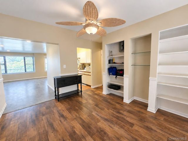 55 S Bergen Place 1 B, Freeport, NY 11520