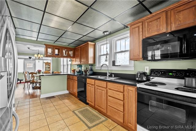 7124 High Street, Floyds Knobs, IN 47119