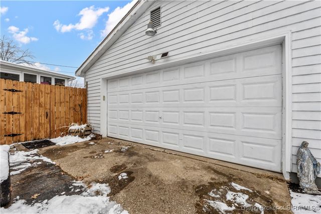 7124 High Street, Floyds Knobs, IN 47119