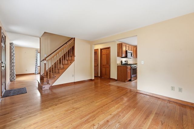 14 Duggan Circle, Springfield, MA 01119