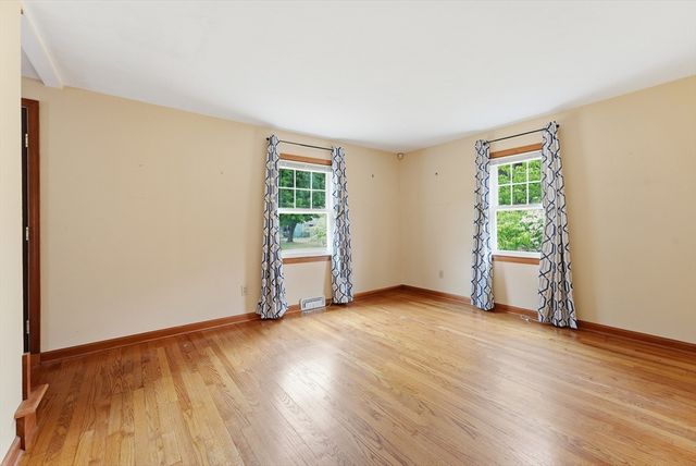 14 Duggan Circle, Springfield, MA 01119