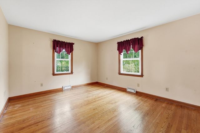 14 Duggan Circle, Springfield, MA 01119