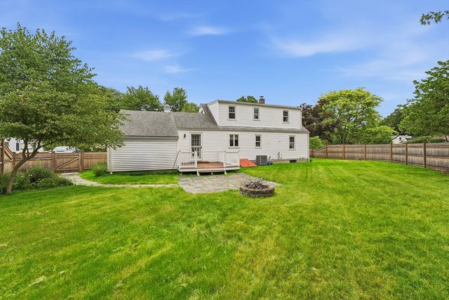 14 Duggan Circle, Springfield, MA 01119