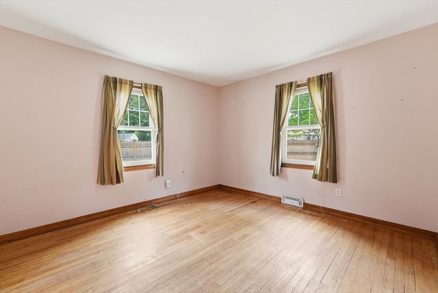 14 Duggan Circle, Springfield, MA 01119