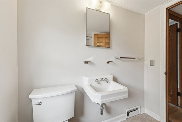 14 Duggan Circle, Springfield, MA 01119