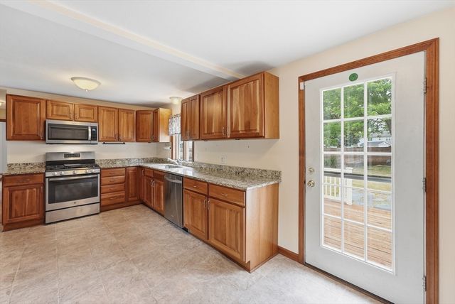 14 Duggan Circle, Springfield, MA 01119