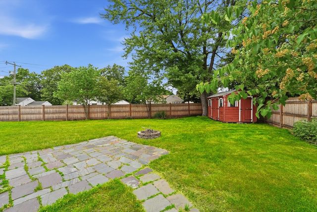 14 Duggan Circle, Springfield, MA 01119