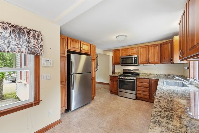 14 Duggan Circle, Springfield, MA 01119
