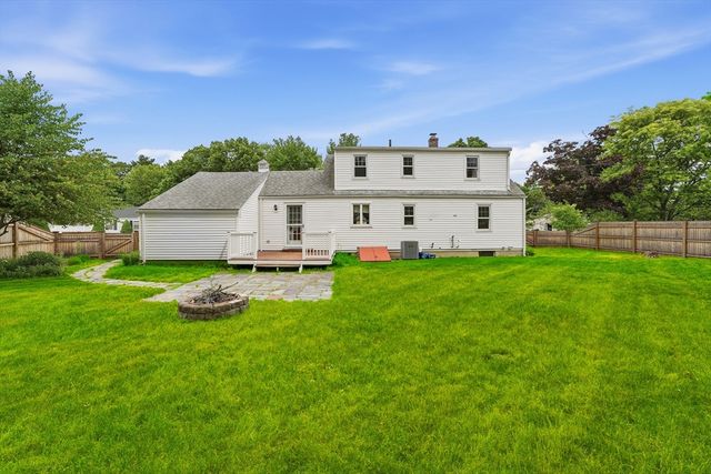 14 Duggan Circle, Springfield, MA 01119