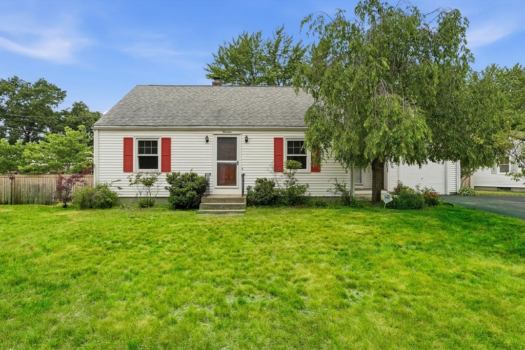 14 Duggan Circle, Springfield, MA 01119