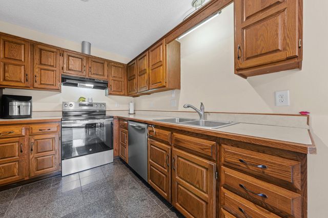5533 Aldrich Drive N, Brooklyn Center, MN 55430