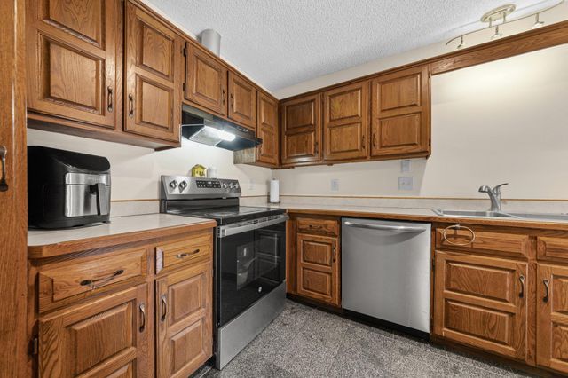 5533 Aldrich Drive N, Brooklyn Center, MN 55430