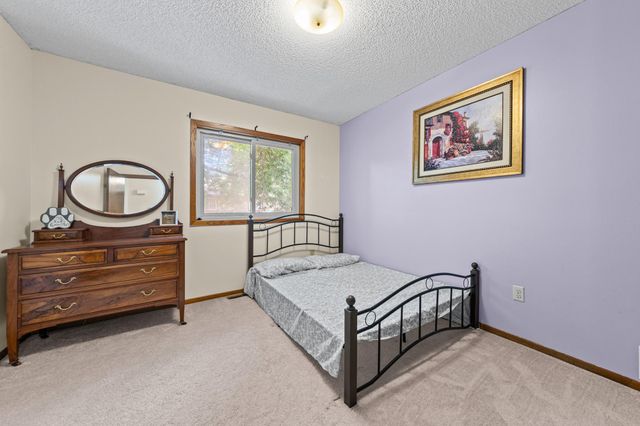 5533 Aldrich Drive N, Brooklyn Center, MN 55430