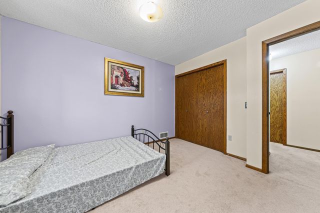 5533 Aldrich Drive N, Brooklyn Center, MN 55430