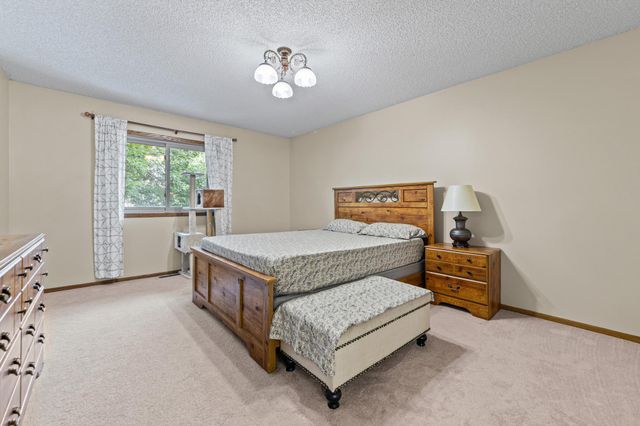 5533 Aldrich Drive N, Brooklyn Center, MN 55430