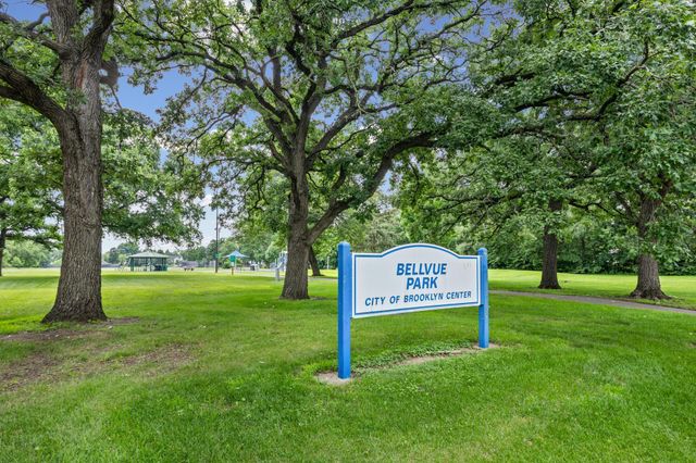 5533 Aldrich Drive N, Brooklyn Center, MN 55430