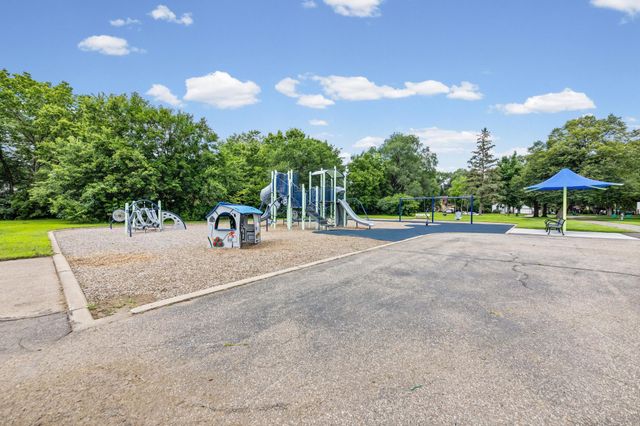 5533 Aldrich Drive N, Brooklyn Center, MN 55430