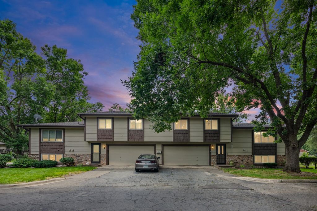 5533 Aldrich Drive N, Brooklyn Center, MN 55430