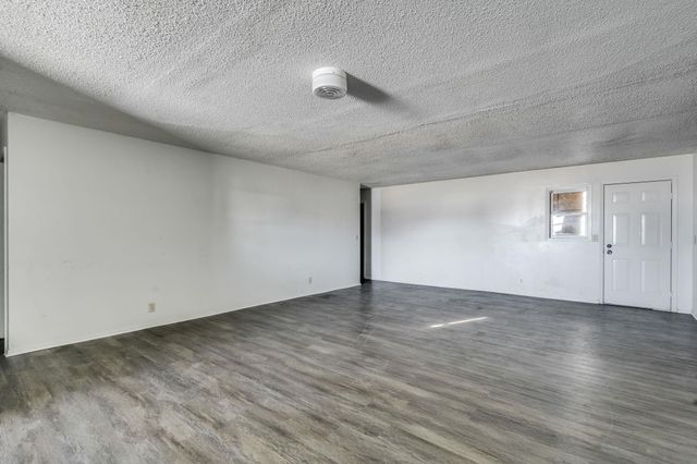 1621 E Berkeley St, Wichita, KS 67216