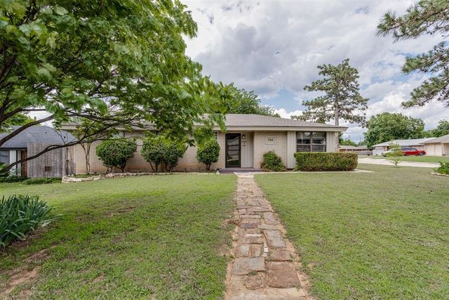 704 Vick Circle, Yukon, OK 73099