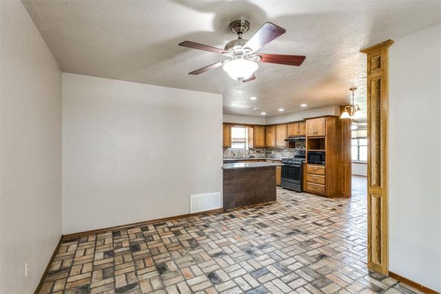 704 Vick Circle, Yukon, OK 73099