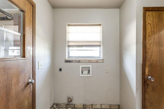 704 Vick Circle, Yukon, OK 73099