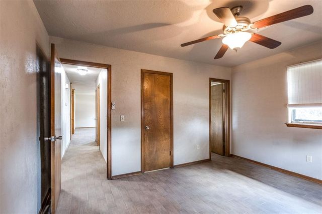 704 Vick Circle, Yukon, OK 73099