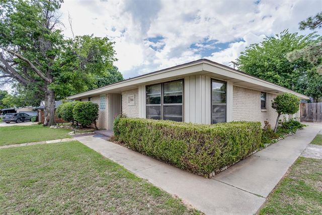 704 Vick Circle, Yukon, OK 73099