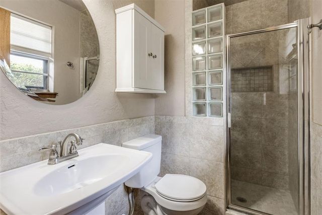 704 Vick Circle, Yukon, OK 73099