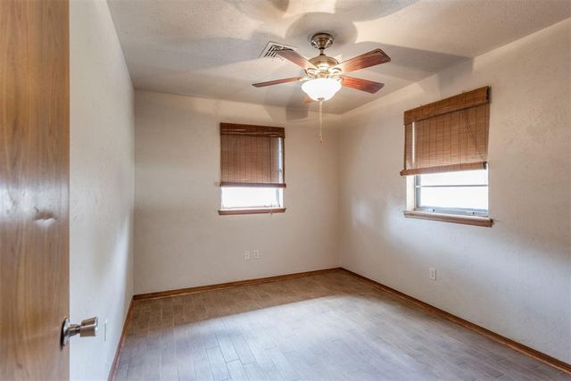 704 Vick Circle, Yukon, OK 73099