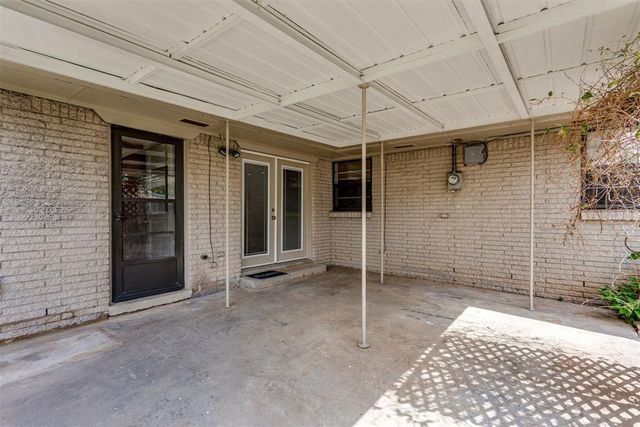 704 Vick Circle, Yukon, OK 73099