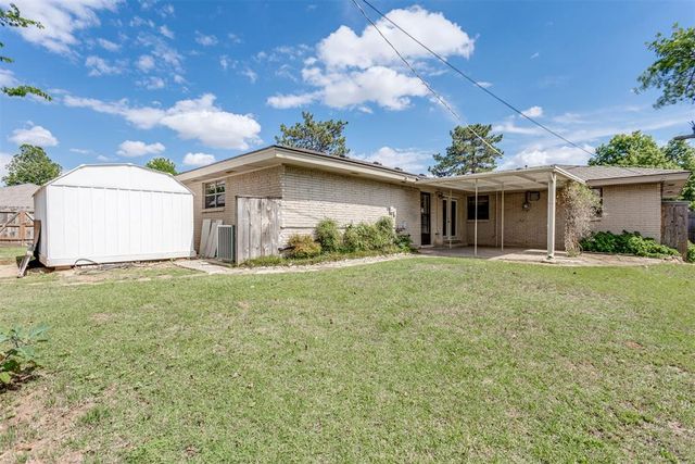 704 Vick Circle, Yukon, OK 73099