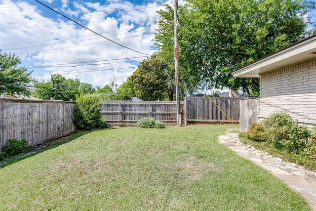704 Vick Circle, Yukon, OK 73099