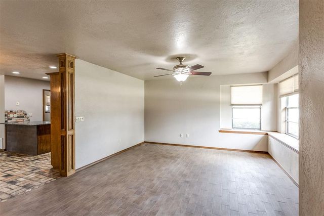 704 Vick Circle, Yukon, OK 73099