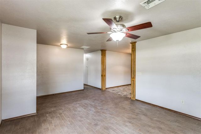 704 Vick Circle, Yukon, OK 73099