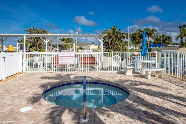 4932 Gulfgate LN, St. James City, FL 33956