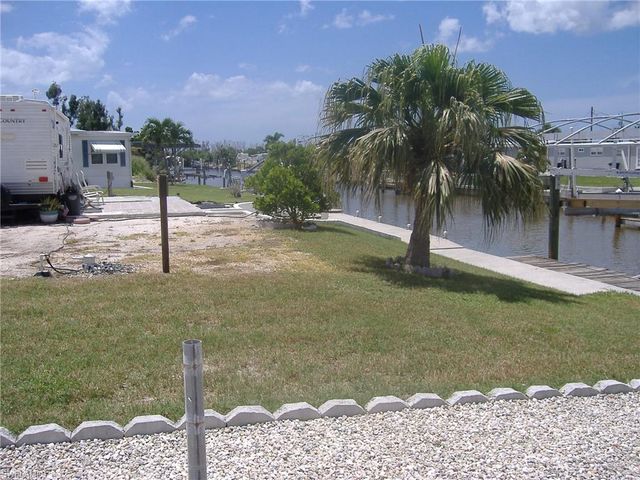 4932 Gulfgate LN, St. James City, FL 33956