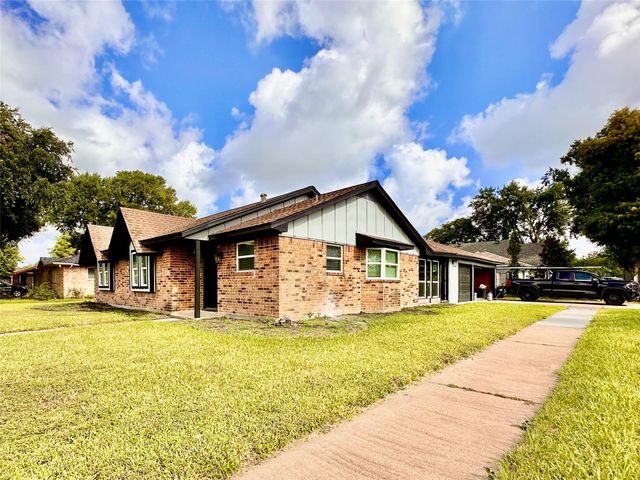 7002 Sandswept Lane, Houston, TX 77086