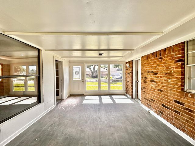 7002 Sandswept Lane, Houston, TX 77086