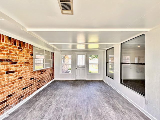 7002 Sandswept Lane, Houston, TX 77086