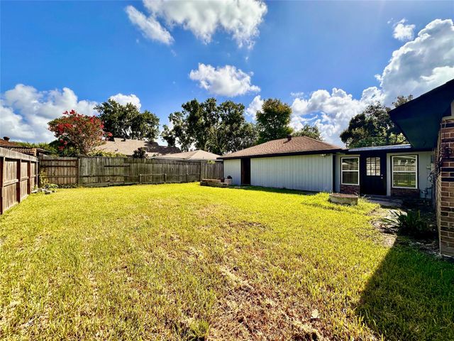 7002 Sandswept Lane, Houston, TX 77086