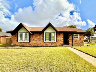 7002 Sandswept Lane, Houston, TX 77086