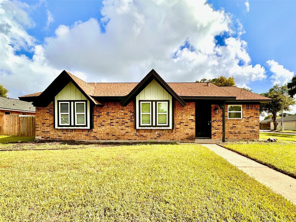 7002 Sandswept Lane, Houston, TX 77086