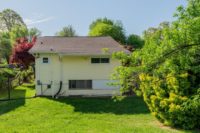 1915 Mccroskey Avenue, Knoxville, TN 37917