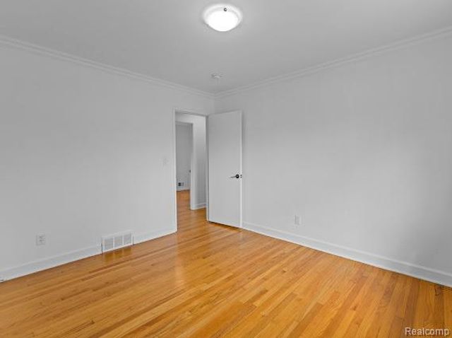 22260 Samuel Street, Taylor, MI 48180