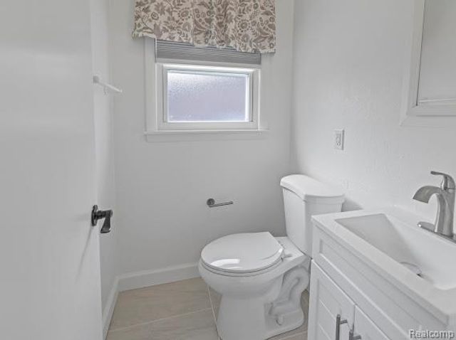 22260 Samuel Street, Taylor, MI 48180