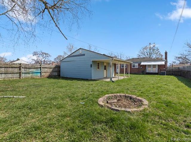 22260 Samuel Street, Taylor, MI 48180