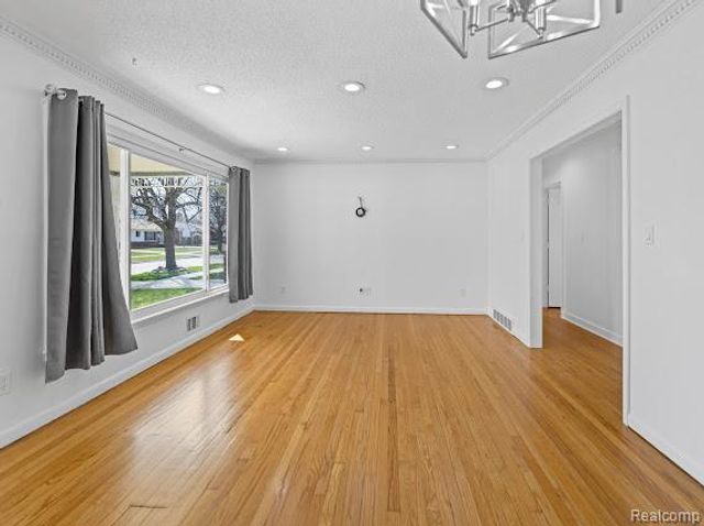 22260 Samuel Street, Taylor, MI 48180