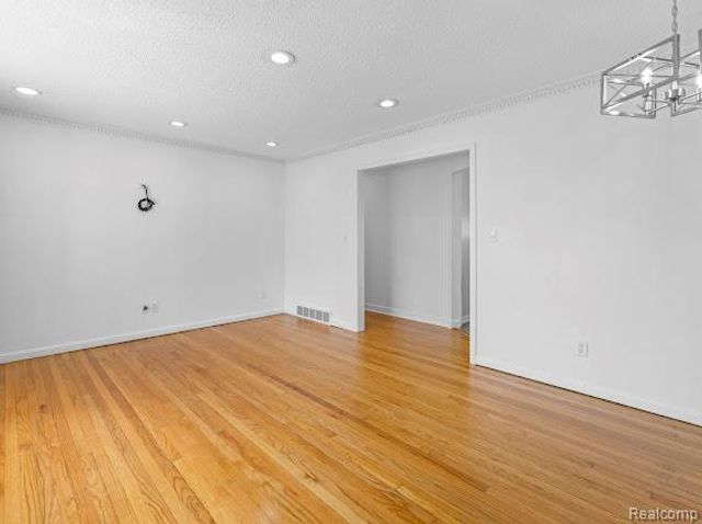 22260 Samuel Street, Taylor, MI 48180